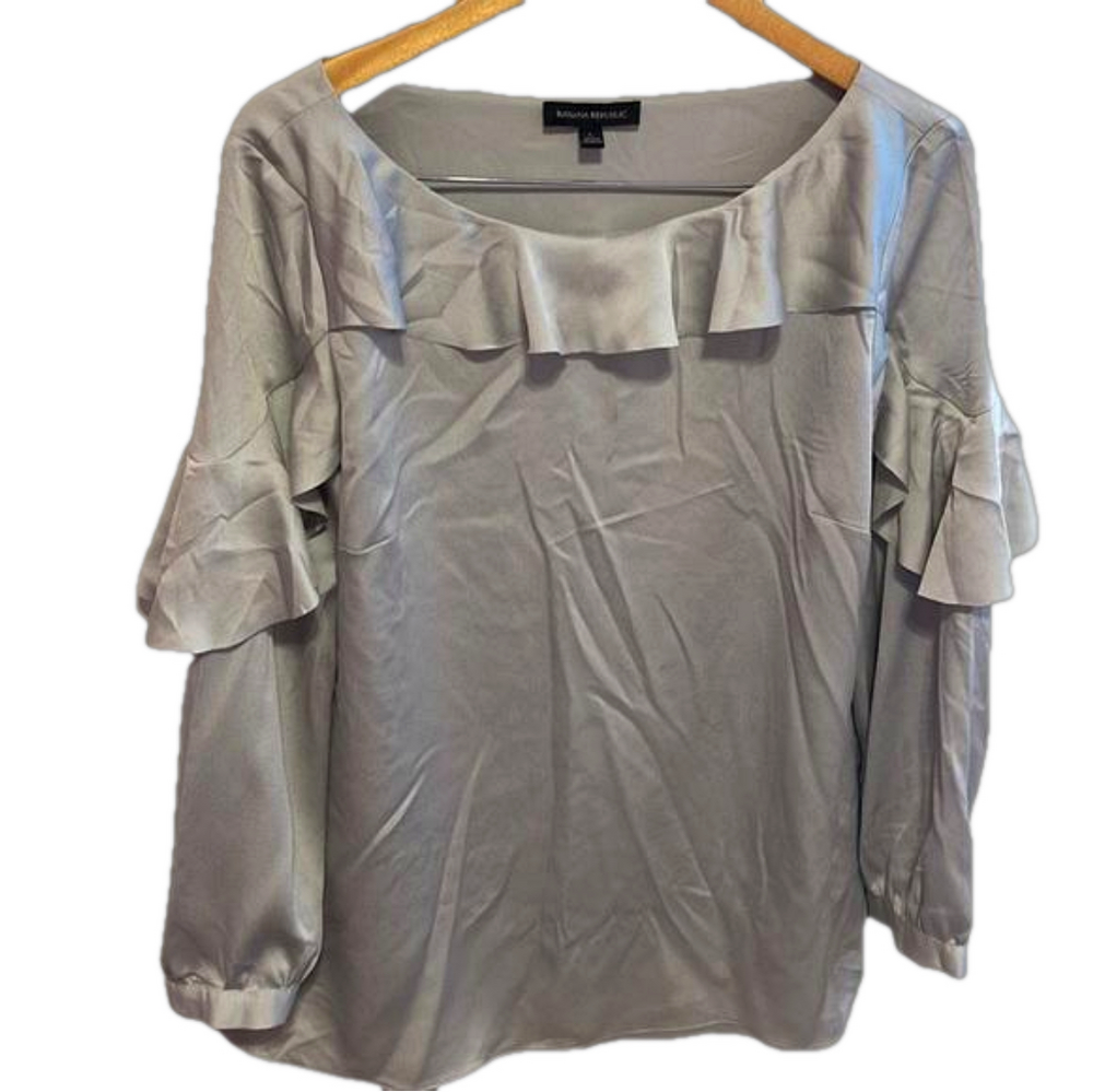 Banana Republic silver /gray top size L GUC..